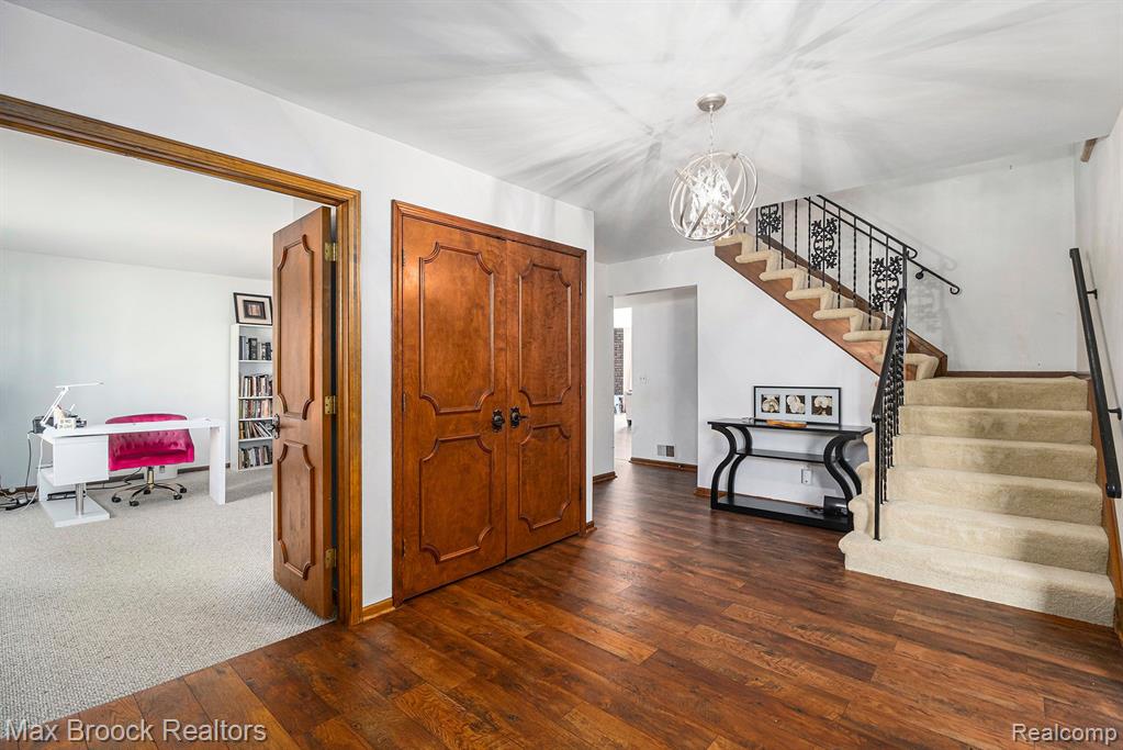 5962 CHERRY CREST Drive, West Bloomfield, MI — Photo 5