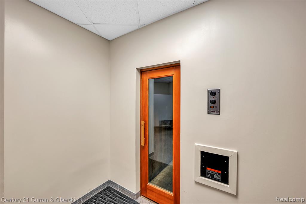 5000 Town Center, 2003, Southfield, MI 48075 — Photo 48