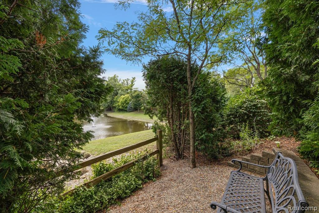 510 Hunters Crossing, Bloomfield Hills, MI 48304 — Photo 60