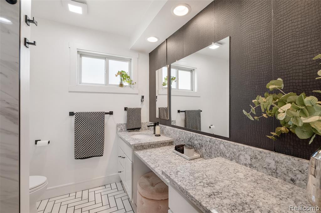 9086 Shannon Drive, Sterling Heights, MI 48314 — Photo 16