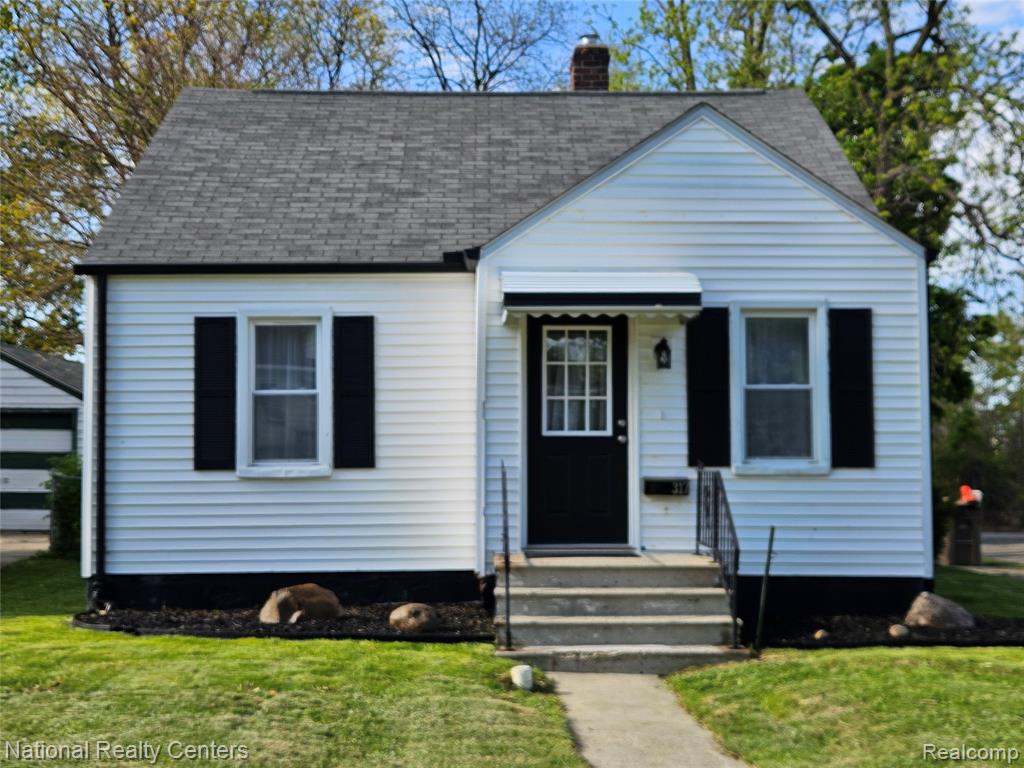317 Michigan Avenue, Pontiac, MI 48342 — front exterior