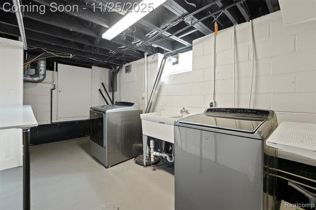 13111 Nadine Avenue, Huntington Woods, MI — Photo 25