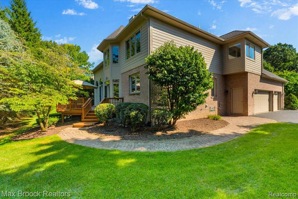 6324 Wildwood Lane, West Bloomfield, MI 48324 — Photo 41