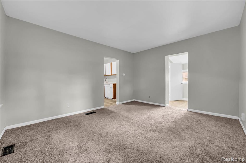 909 Maplewood Avenue, Ypsilanti, MI 48198 — Photo 6