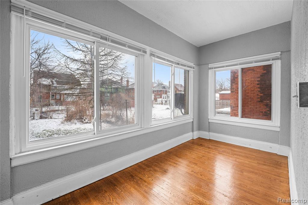 681 Clairmount Street, Detroit, MI 48202 — Photo 18