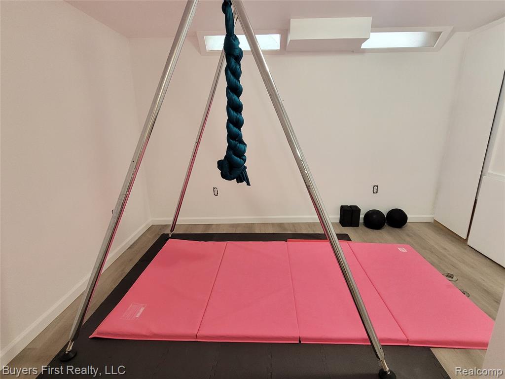 26040 Marlowe Place, Oak Park, MI 48237 — Photo 25