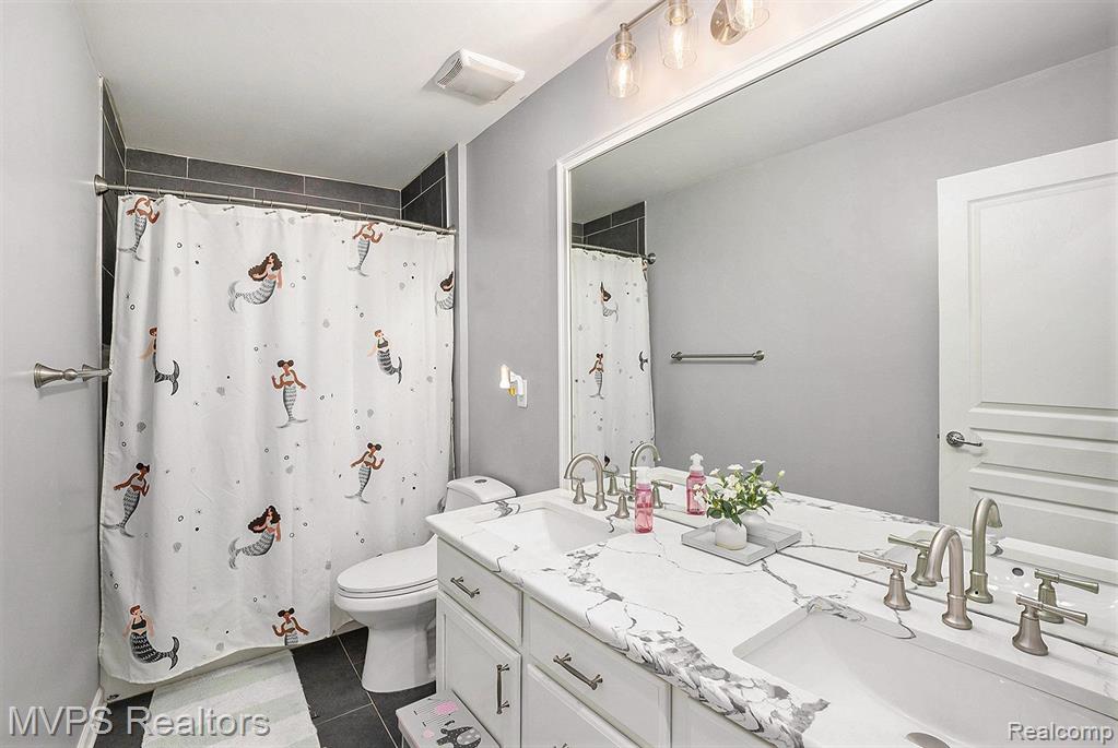 49218 CAMAROSA Lane, Macomb, MI 48044 — Photo 20