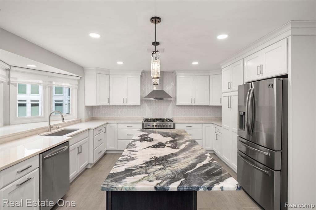 6246 Lindsay Court, West Bloomfield, MI 48324 — Photo 19