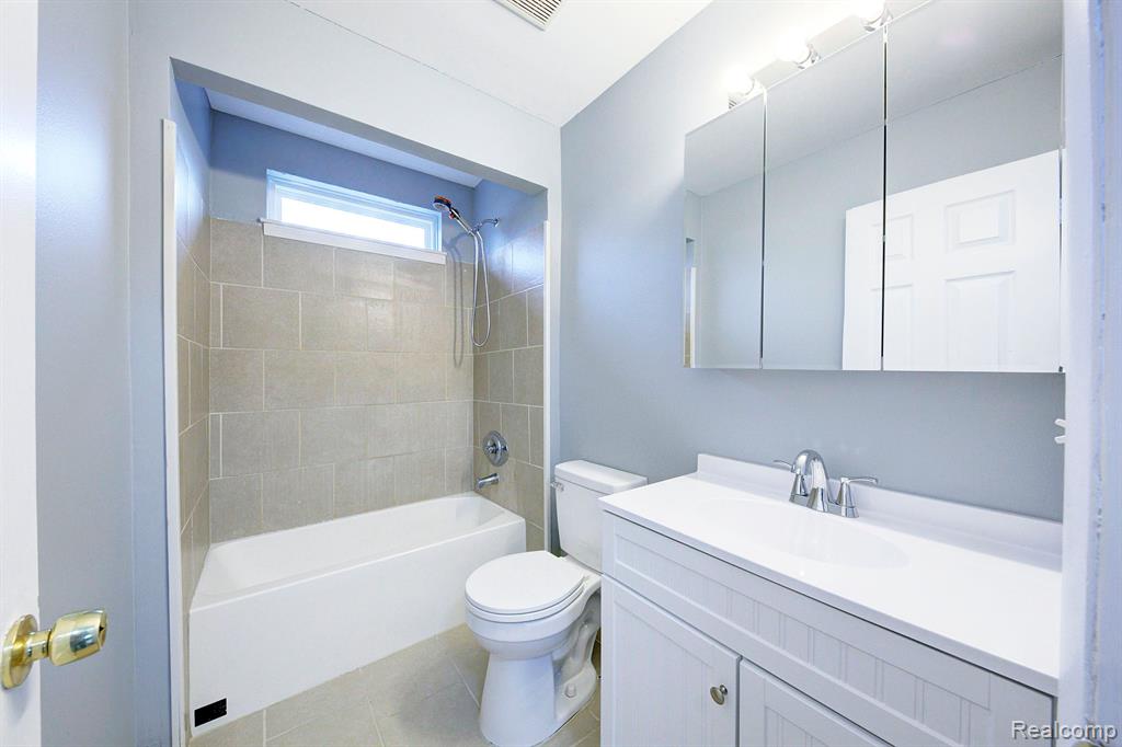 9057 GARFIELD Drive, Whitmore Lake, MI 48189 — Photo 13