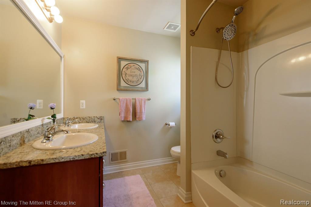 872 CONSTITUTION Street, Canton, MI 48188 — Photo 22