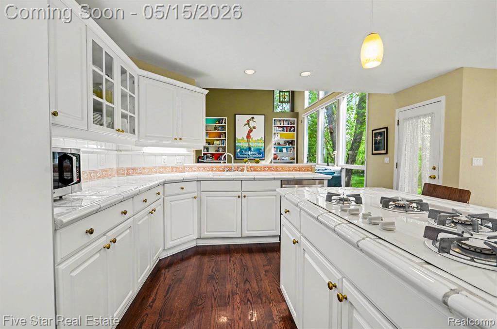 4689 Mirror Lake Drive, West Bloomfield, MI 48323 — Photo 18
