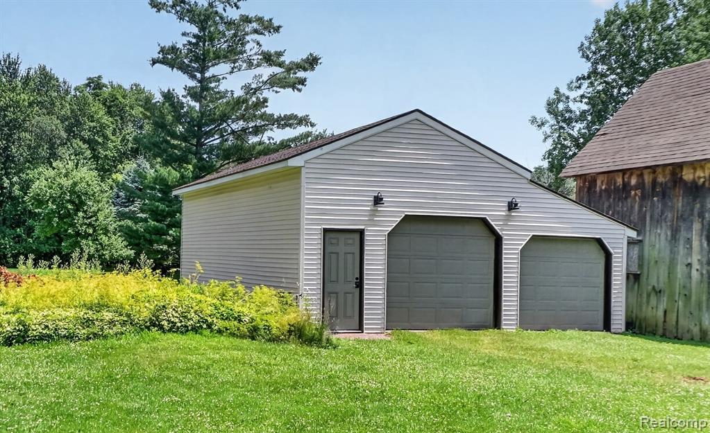 420 N Main Street, Almont, MI 48003 — Photo 10