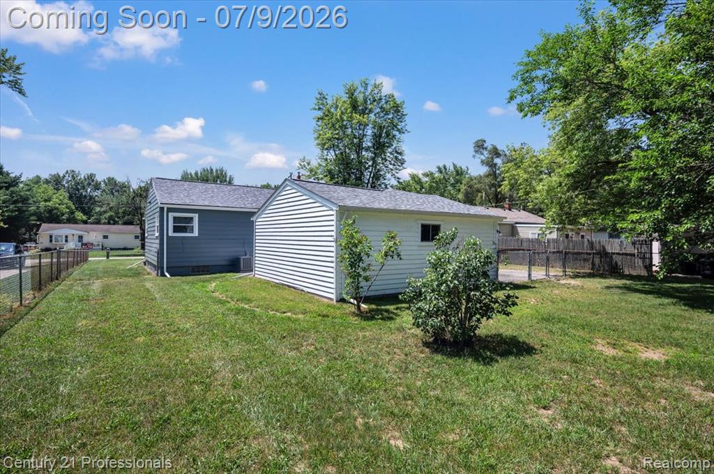 7168 Wedworth Street, Waterford, MI 48327 — Photo 6