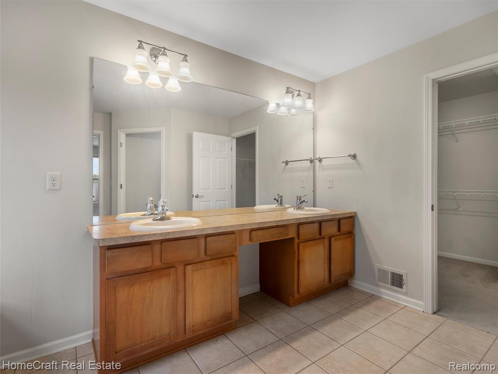 7970 HALLIE Drive, Ypsilanti, MI 48198 — Photo 14