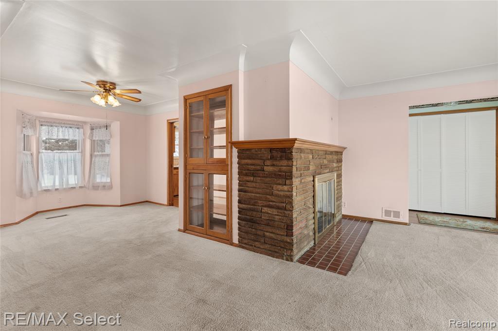 4298 Farmcrest Street, Burton, MI 48509 — Photo 13