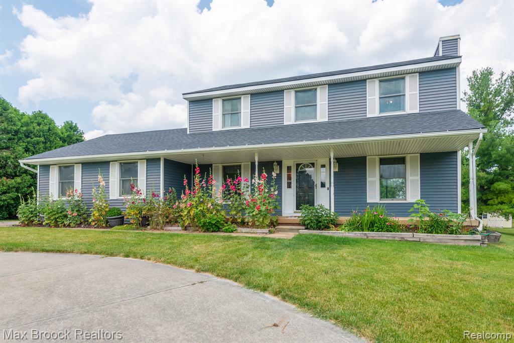 54320 BELCREST Drive, Milford, MI 48381 — Photo 2