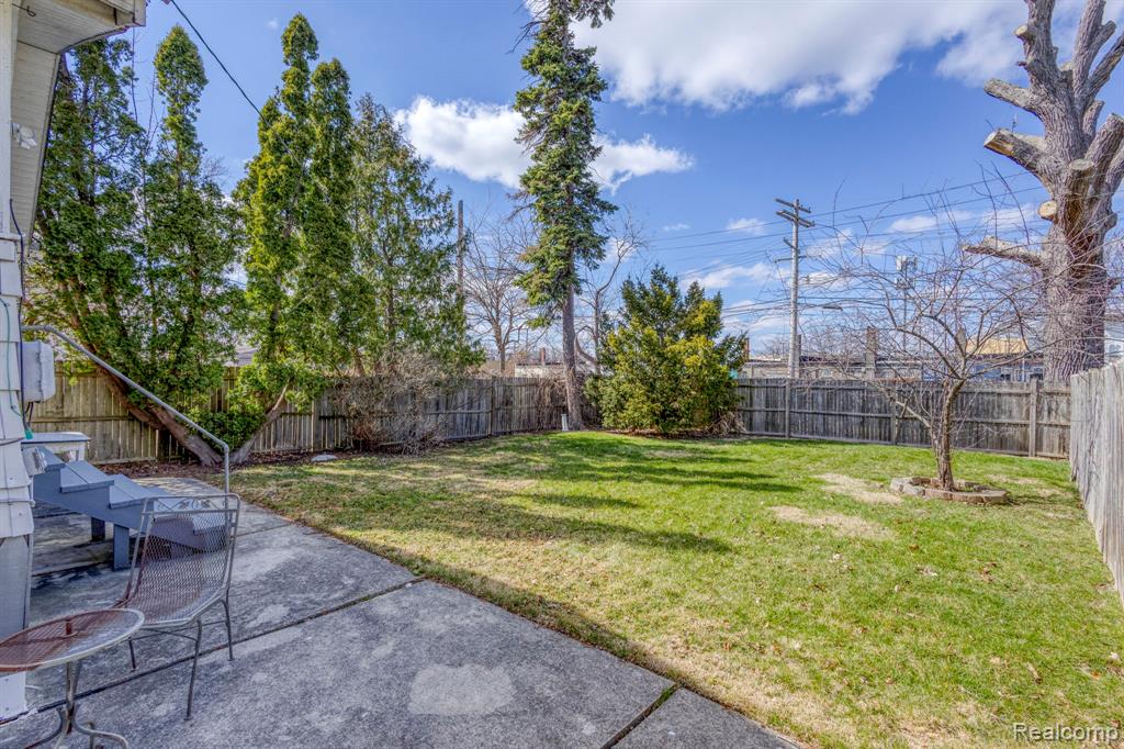 17185 New York Street - Photo 5