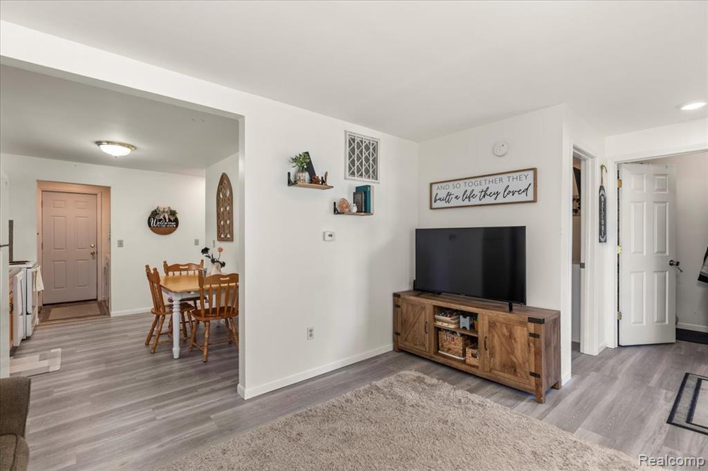 501 Front Street, Holly, MI 48442 — Photo 12