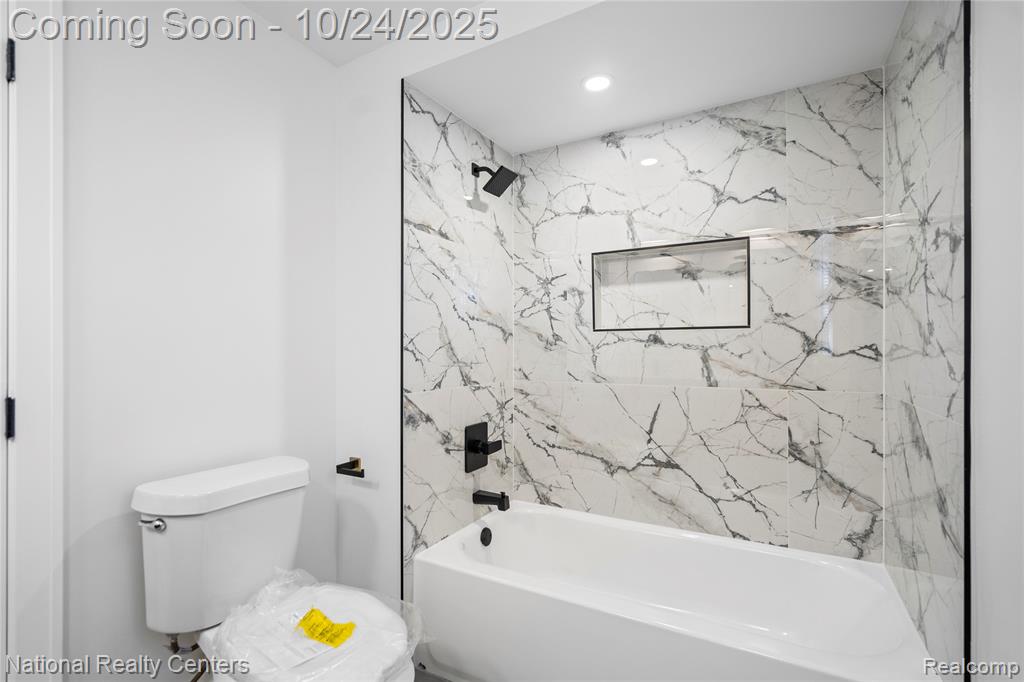 4427 Westover Drive, West Bloomfield, MI 48323 — Photo 30