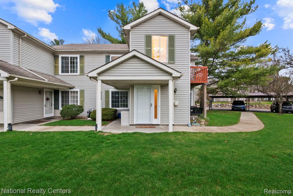 924 Saybrook Drive, Waterford, MI 48327 — front exterior