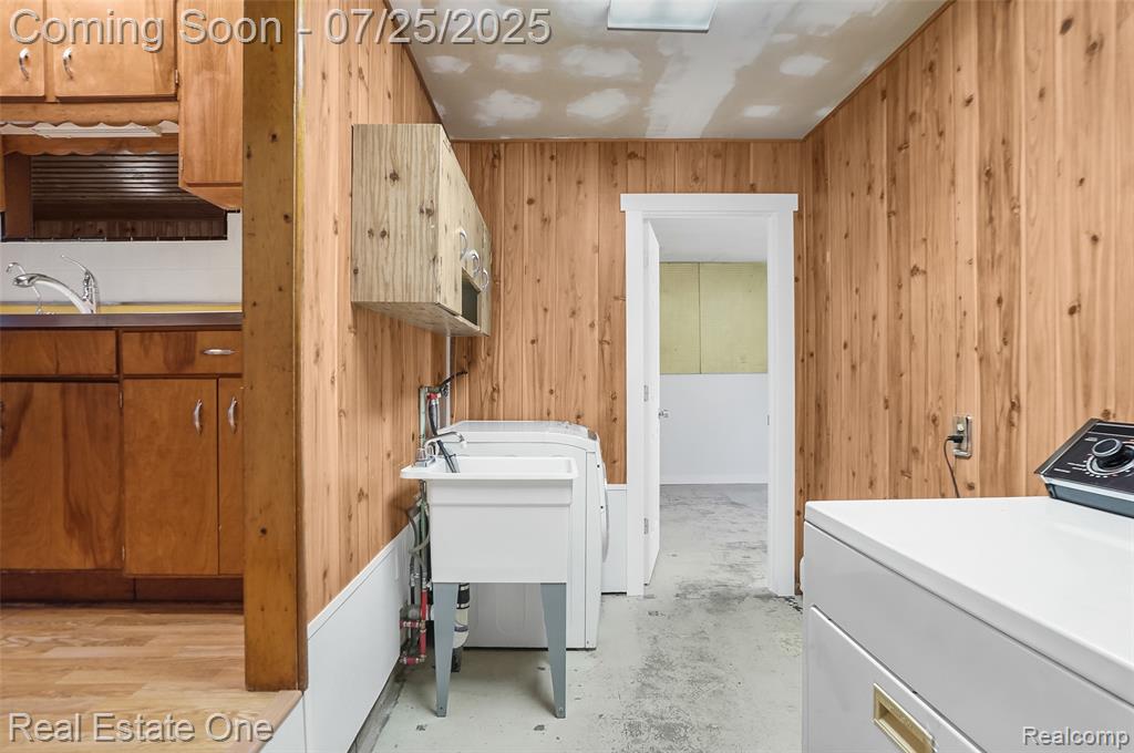 8802 Riverside Drive, Brighton, MI 48116 — Photo 25
