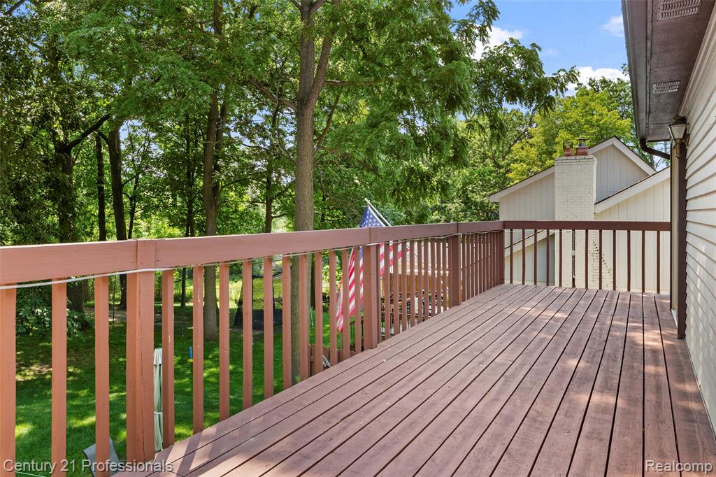 5135 Virgie Lane, West Bloomfield, MI 48324 — Photo 17