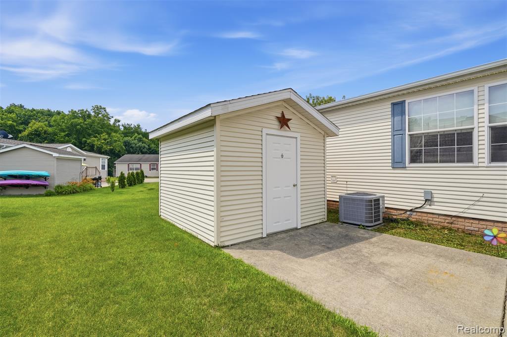 11784 Stoneridge Court, South Lyon, MI 48178 — Photo 26