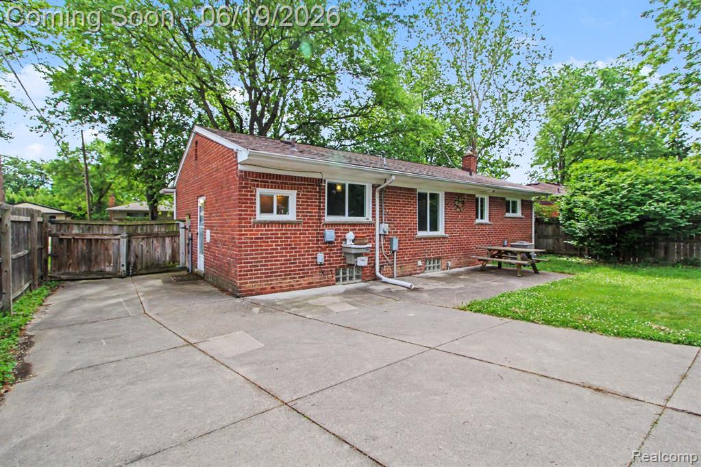 9135 Frederick Street, Livonia, MI 48150 — Photo 21