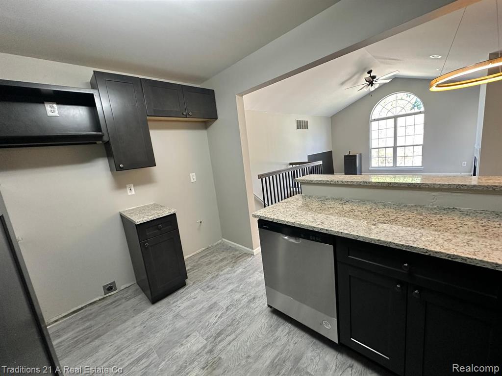 52099 HEATHERSTONE Avenue, Macomb, MI 48042 — Photo 11