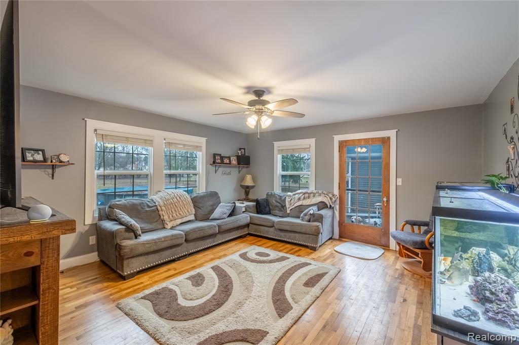5526 Corunna Road, Flint, MI 48532 — Photo 21