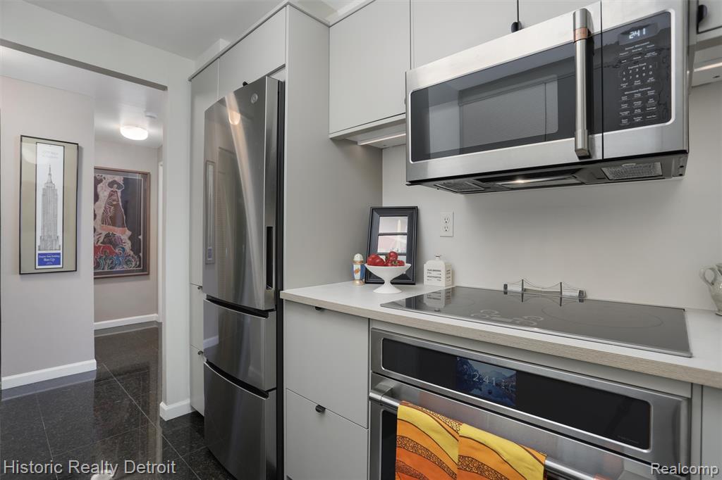 1300 E Lafayette Street, 2211, Detroit, MI 48207 — Photo 9