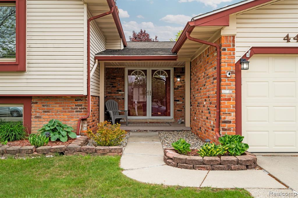 44089 Harsdale Drive, Canton, MI 48187 — Photo 43