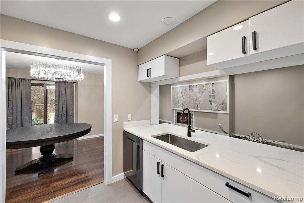 1570 S HILL Boulevard, Bloomfield Hills, MI 48304 — Photo 13
