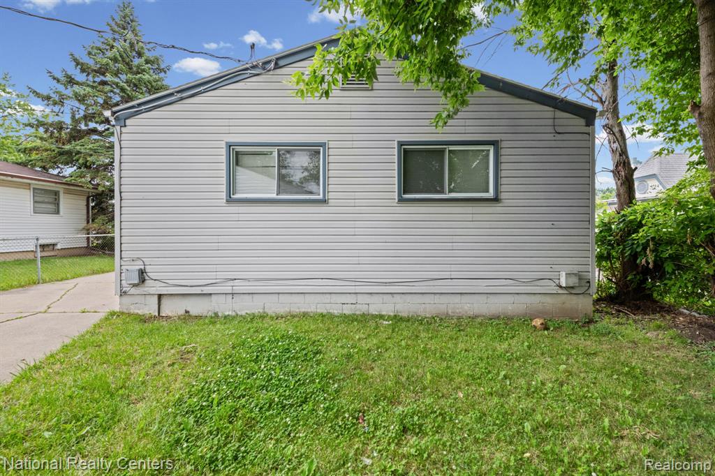19861 Vermander Avenue, Clinton Twp, MI 48035 — Photo 25