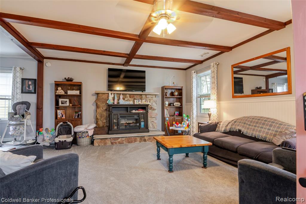 715 E Tennyson Avenue, Pontiac, MI 48340 — Photo 8