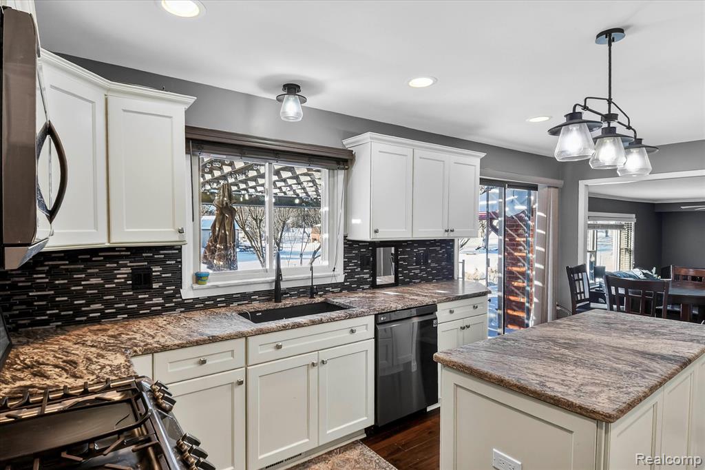 5177 Elizabeth Lane, Almont, MI 48003 — Photo 11