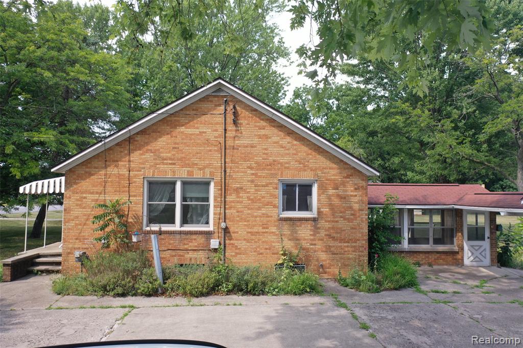 430 N Center Road, Saginaw, MI 48638 — Photo 21