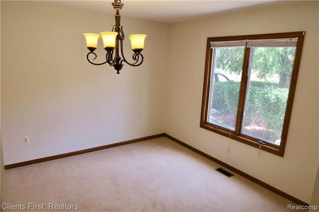 7233 OAKWOOD Drive, West Bloomfield, MI — Photo 15