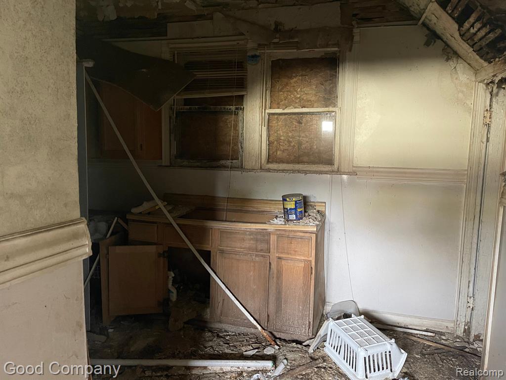 4280 HURLBUT Street, Detroit, MI 48214 — Photo 6