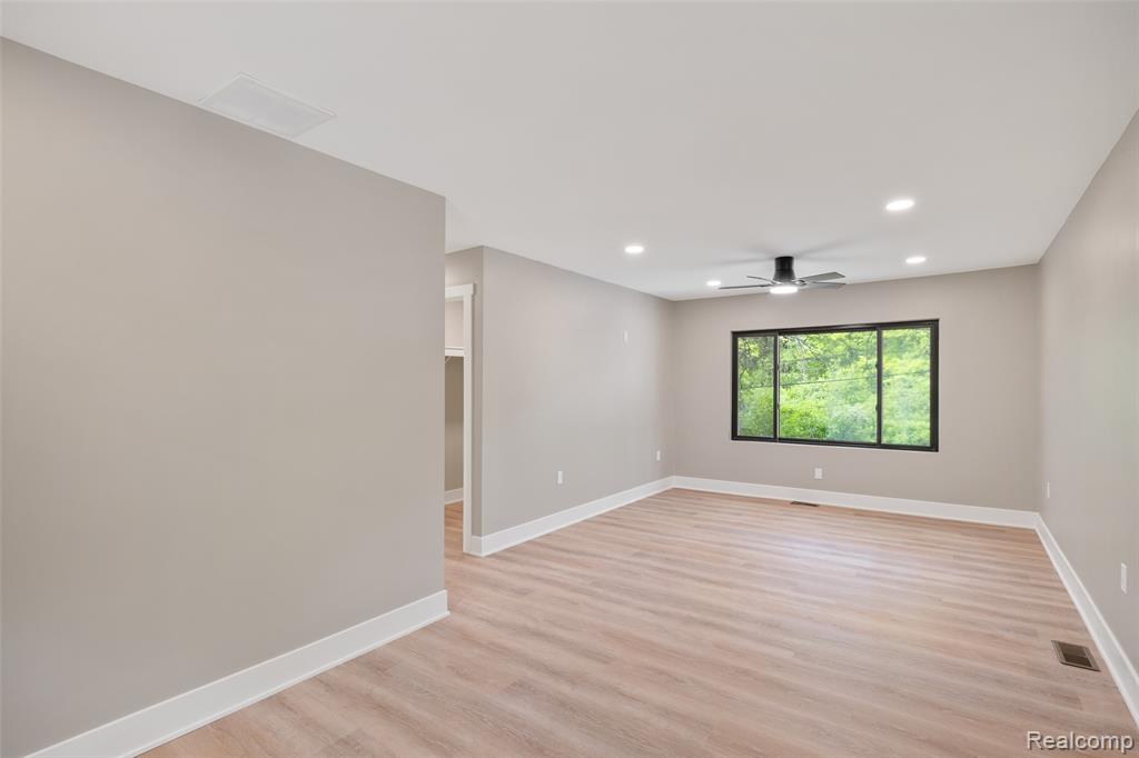 7598 Lake Park Avenue, Ira, MI — Photo 49