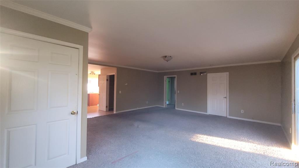 985 Fairledge Street, Lake Orion, MI 48362 — Photo 12
