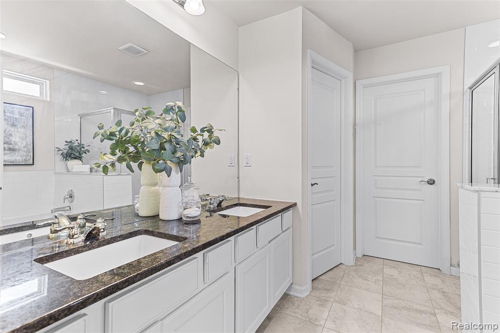 31085 TREMONT Lane, Franklin, MI 48025 — Photo 24