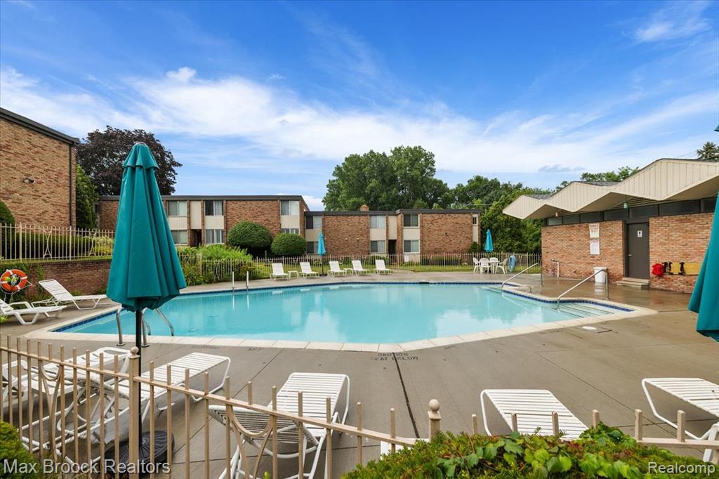 4041 W Maple Road, 101, Bloomfield Hills, MI 48301 — Photo 20