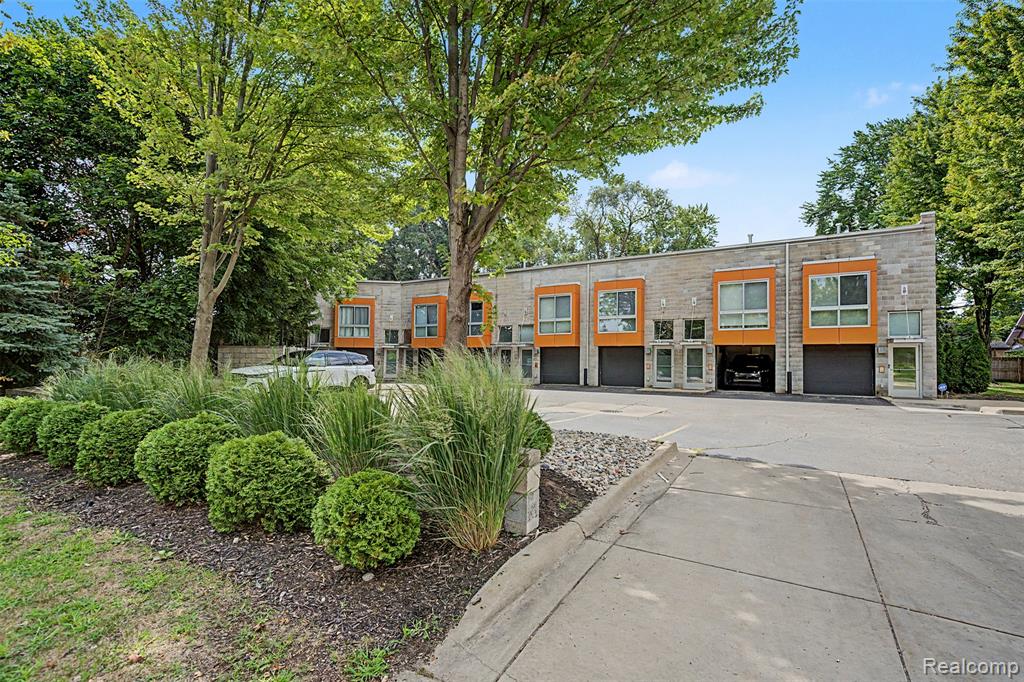 432 E Parent Avenue, Royal Oak, MI 48067