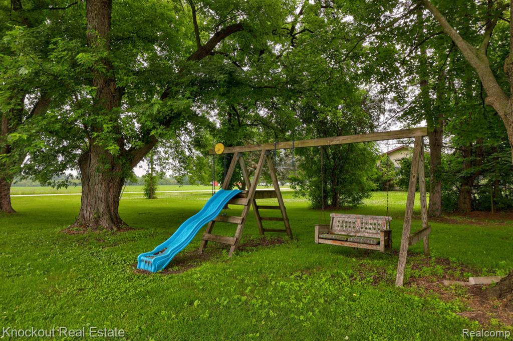 6814 Curtis Road, Bridgeport, MI 48722 — Photo 42