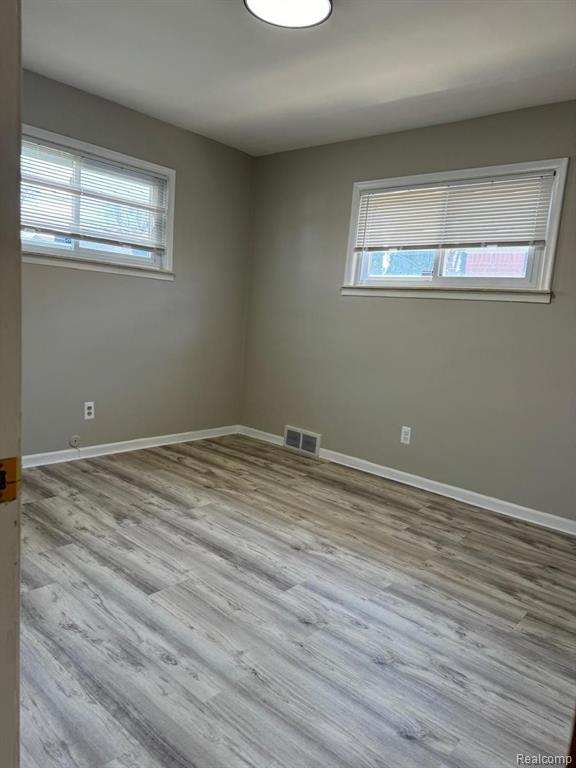 6630 NORBORNE Avenue, Dearborn Heights, MI 48127 — Photo 11