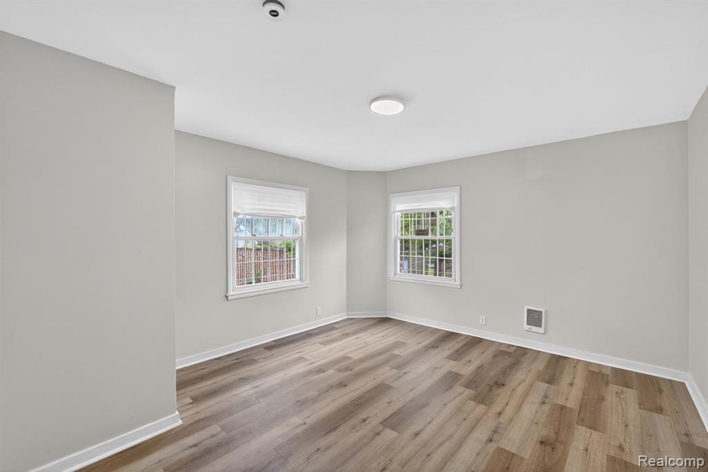 810 E 8th Street, Flint, MI 48503 — Photo 13