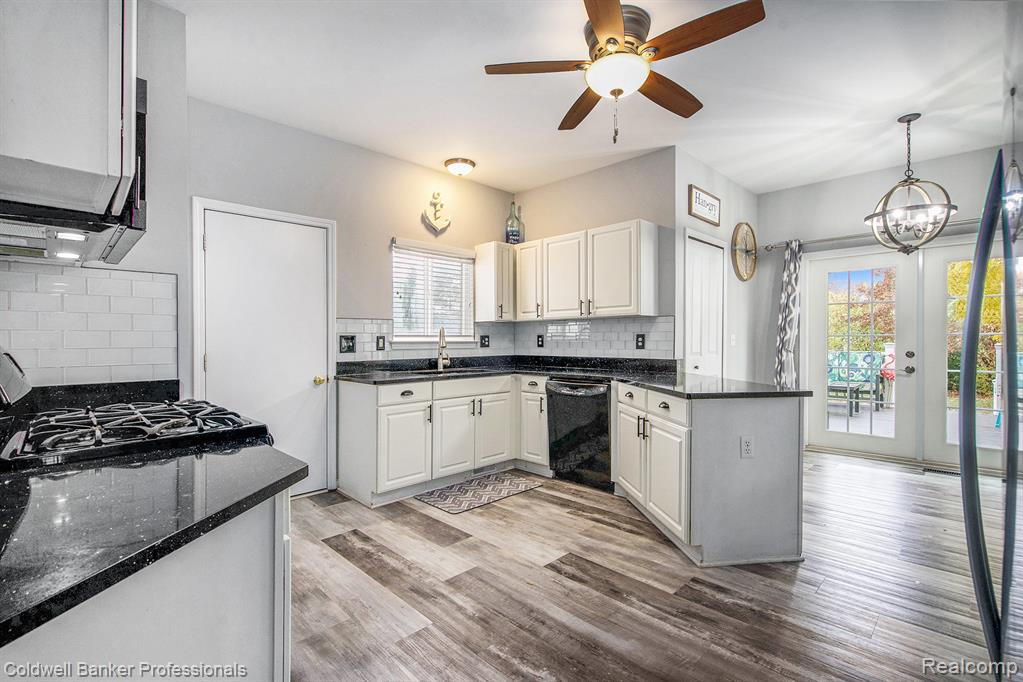 4074 Crystal Creek Drive, Ypsilanti, MI 48197 — Photo 15