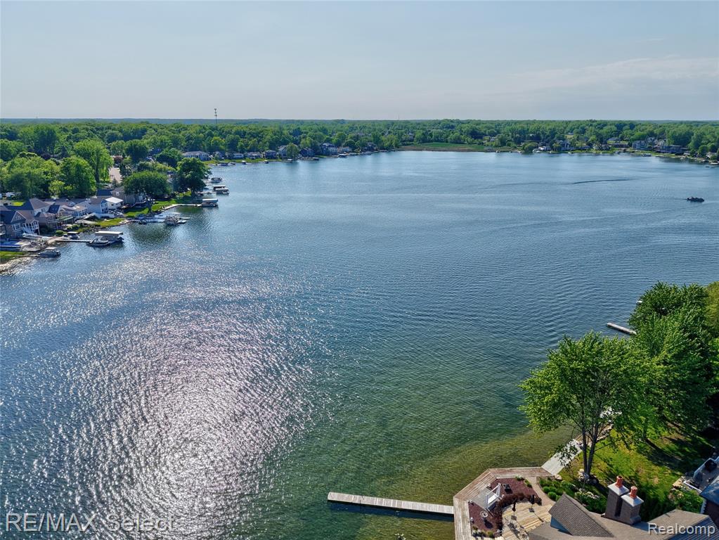 13154 Lake Shore Drive, Fenton, MI 48430 — Photo 14