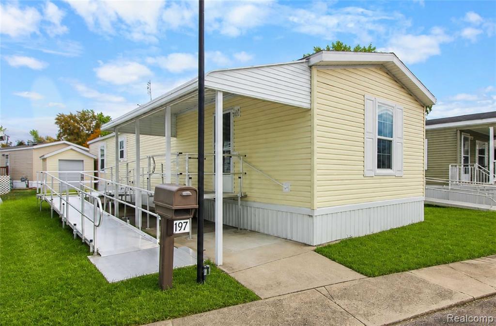 197 Jay Street, Dearborn Heights, MI 48127